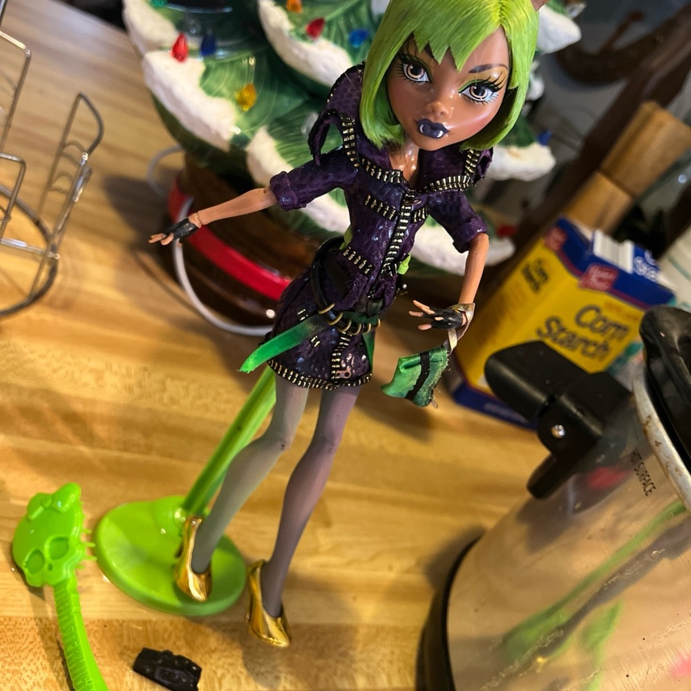 Clawdine Wolf Monster High, Dawn of the dance doll new note box mint